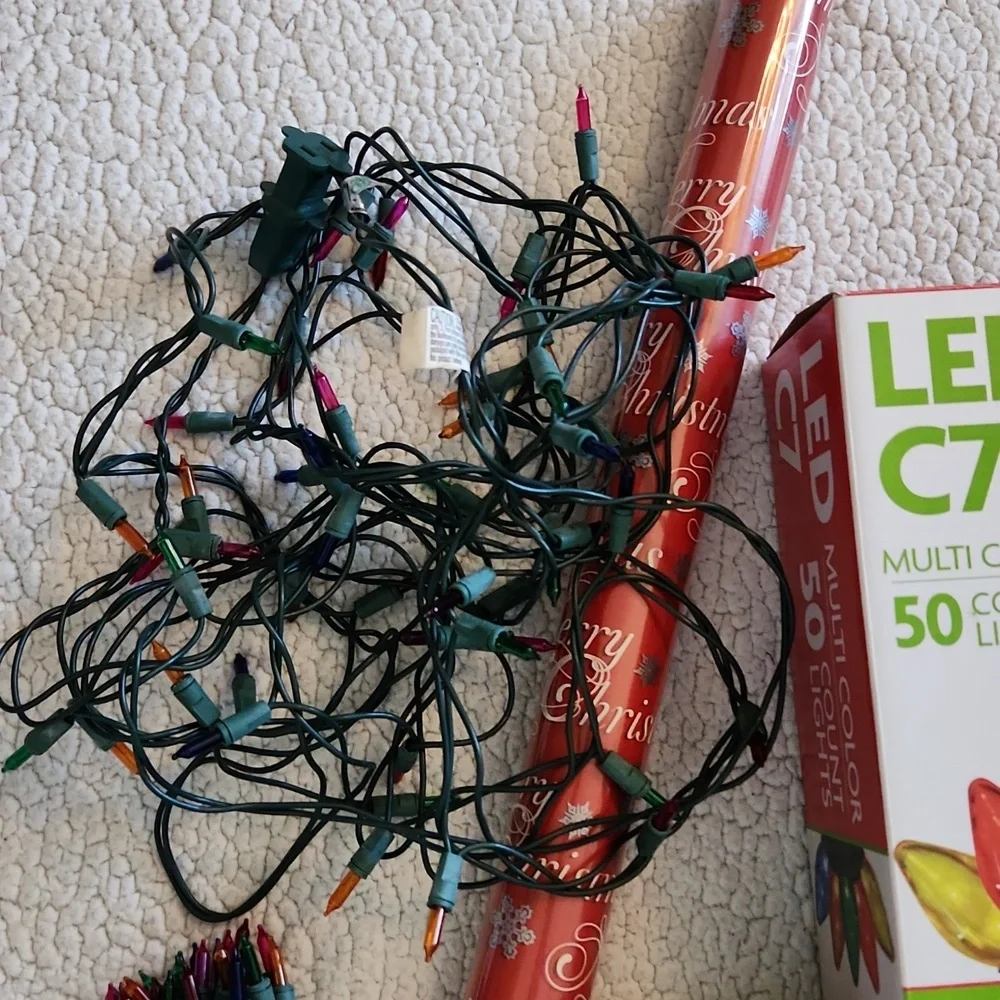 NWT Merry Christmas Lights and Wrapping Papper Bundle Holiday Winter LED Set